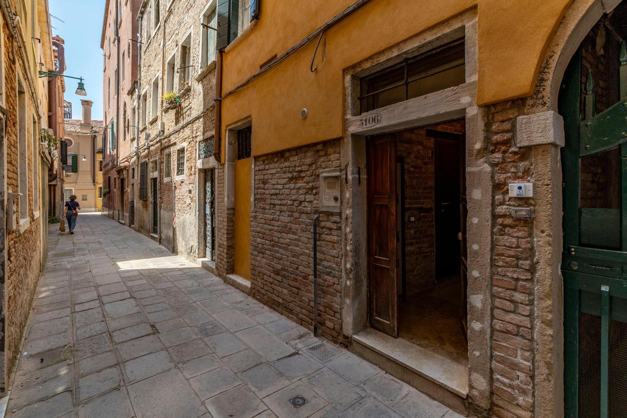 Ca Dei Zoti3 With Luggage Room Venesia Bagian luar foto